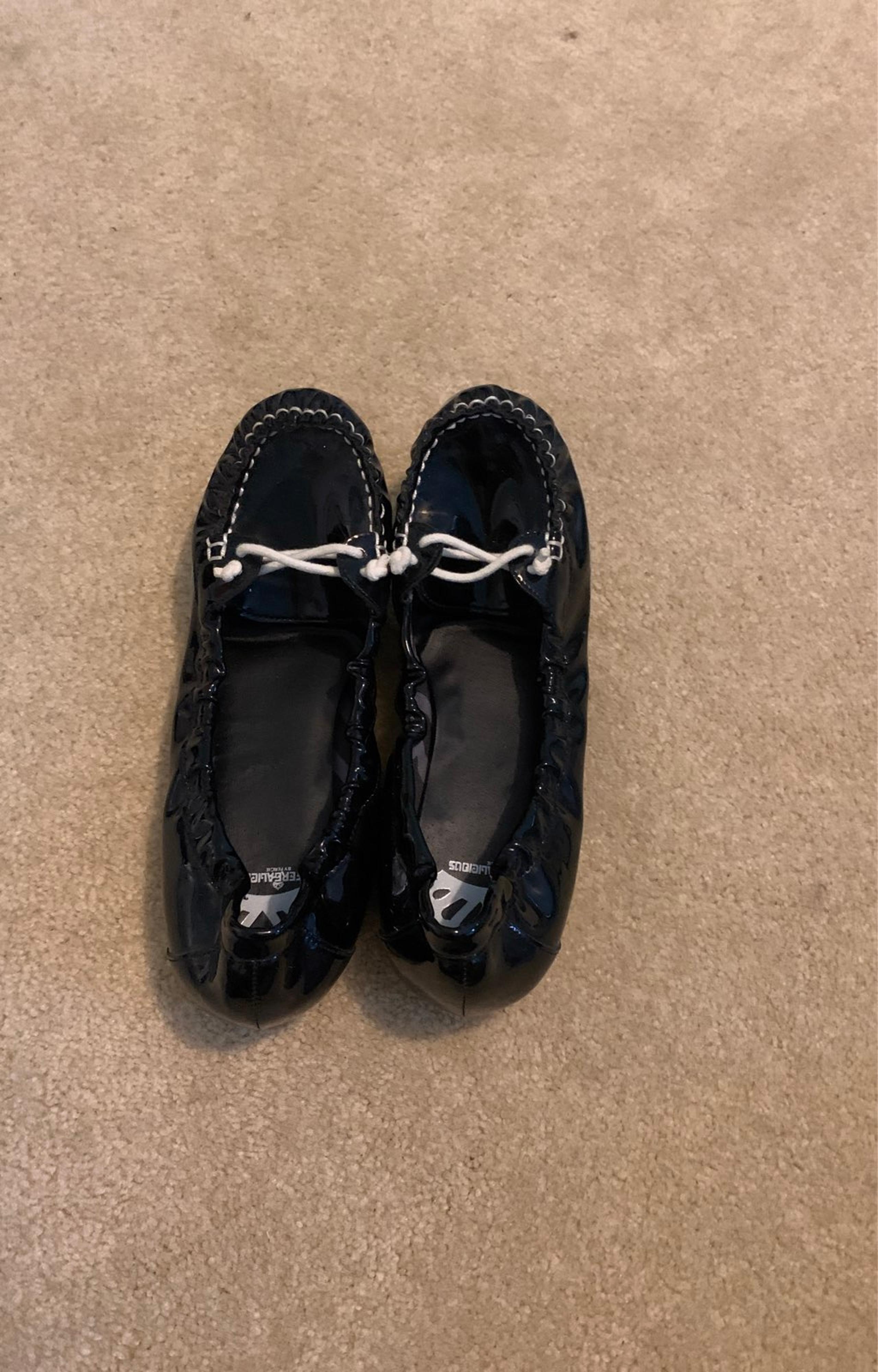 Womens flat slip on shoe