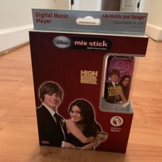 Disney 2008 High School Musical Mix Stick Pink Digital Media Music Player 1GB