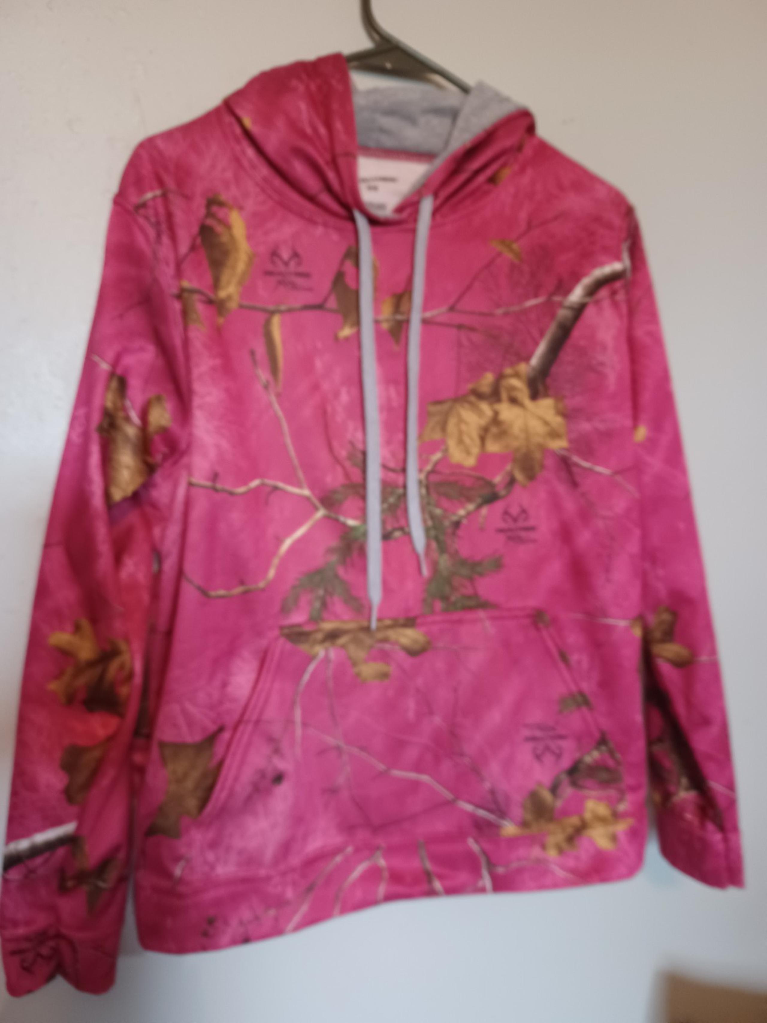 Women's Realtree Xtracolors Pink Camo hoodie. Sz. M.