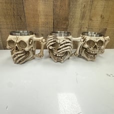 3 Skull mugs