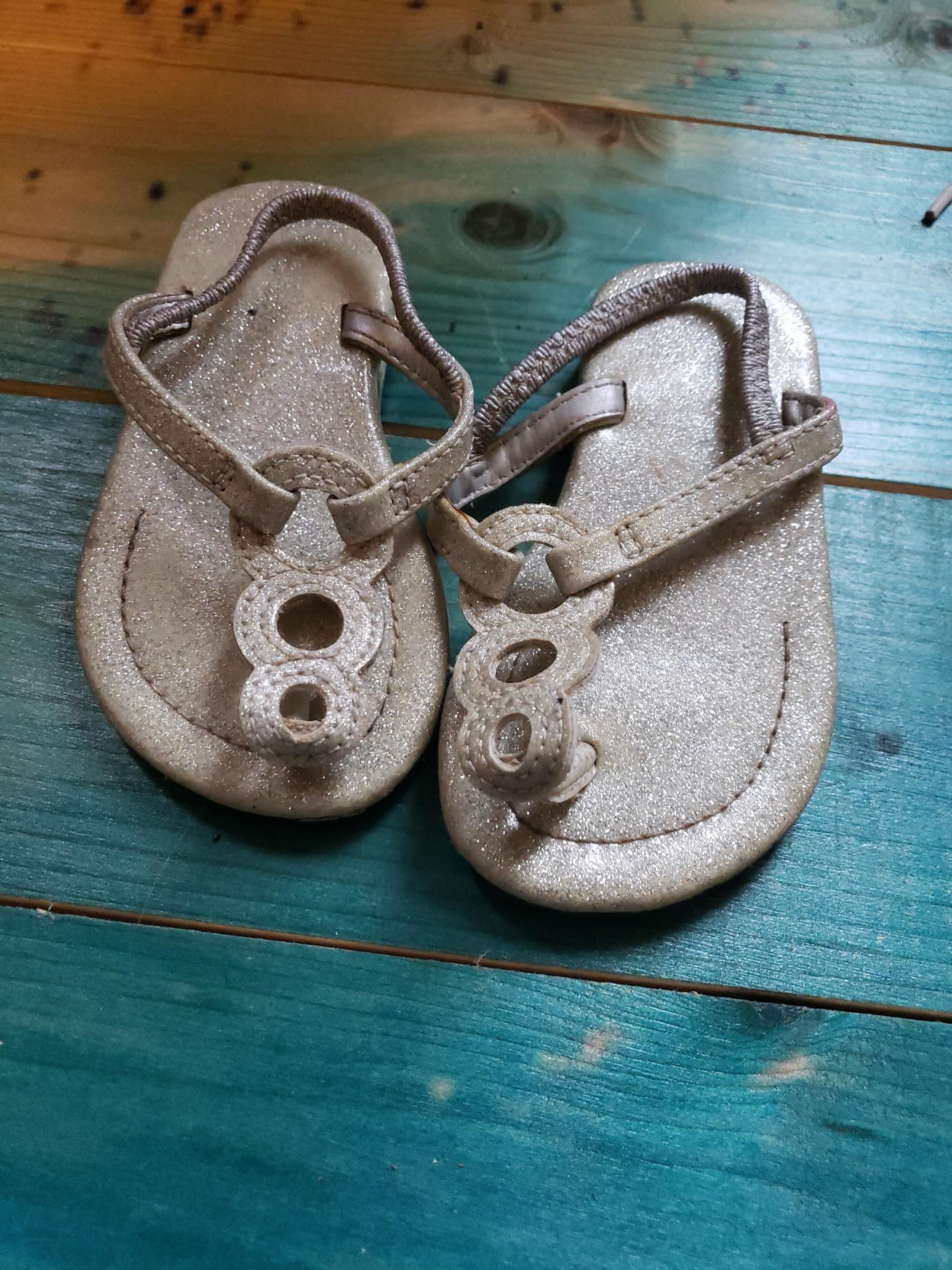 Faded glory sandles size 3