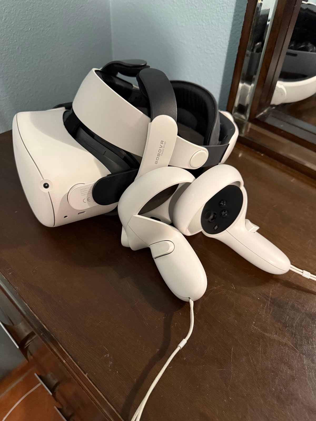 Meta Quest 2 64GB VR Headset w/ BOBOVR M2 Plus Strap OCU LUS Quest 2 No Box