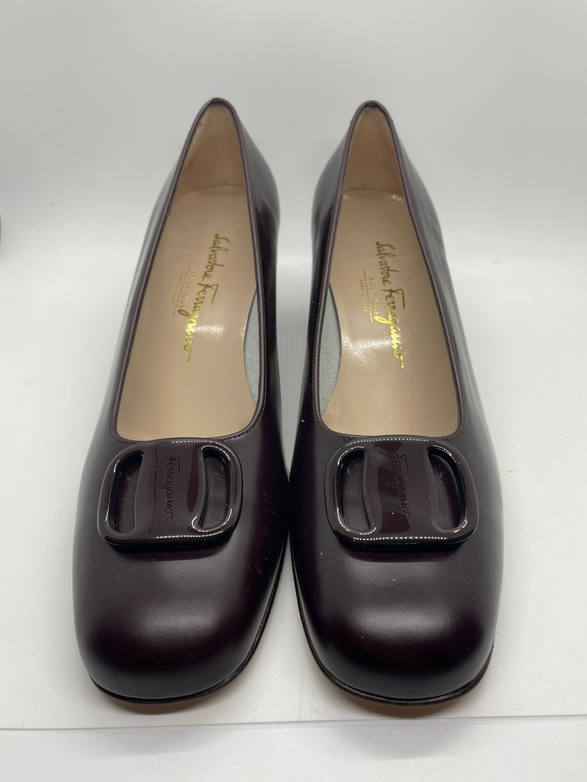 New Salvatore Ferragamo Boutique Brown Leather Logo Buckle Sz 9.5 B.