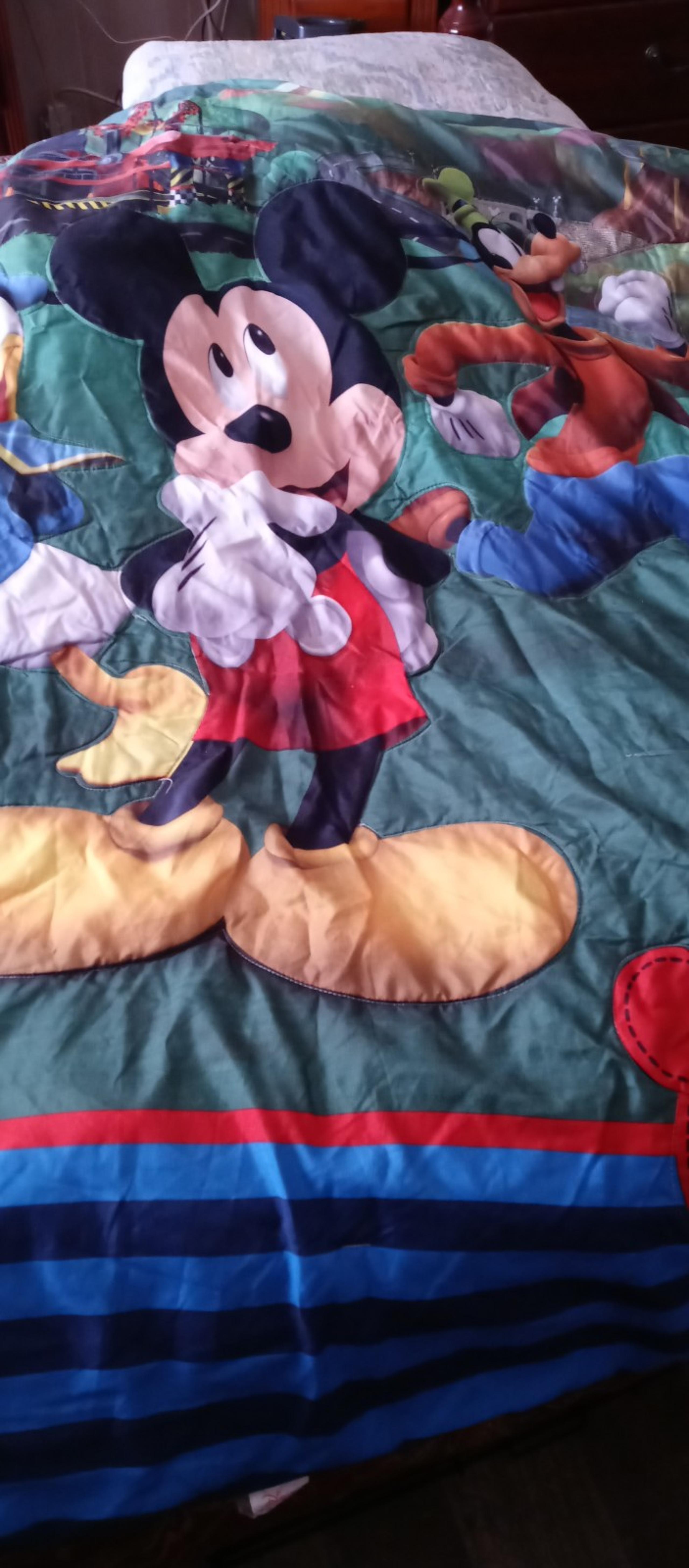 Disney Goofy*Mickey Mouse*Donald Duck Quilt Comforter Toddler Bed Throw 42x58"
