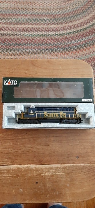 #6) HO Kato Engine
