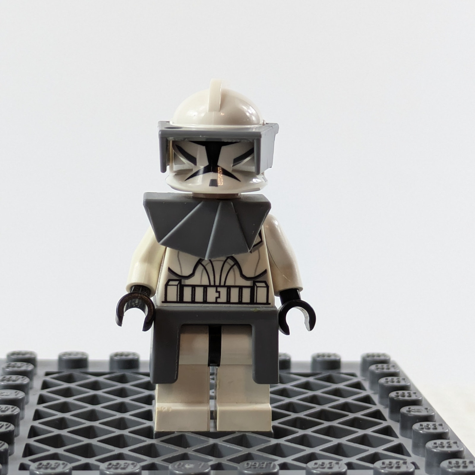 Lego Clone Trooper Minifigure Star Wars Dark Gray Visor Pauldron & Kama Genuine