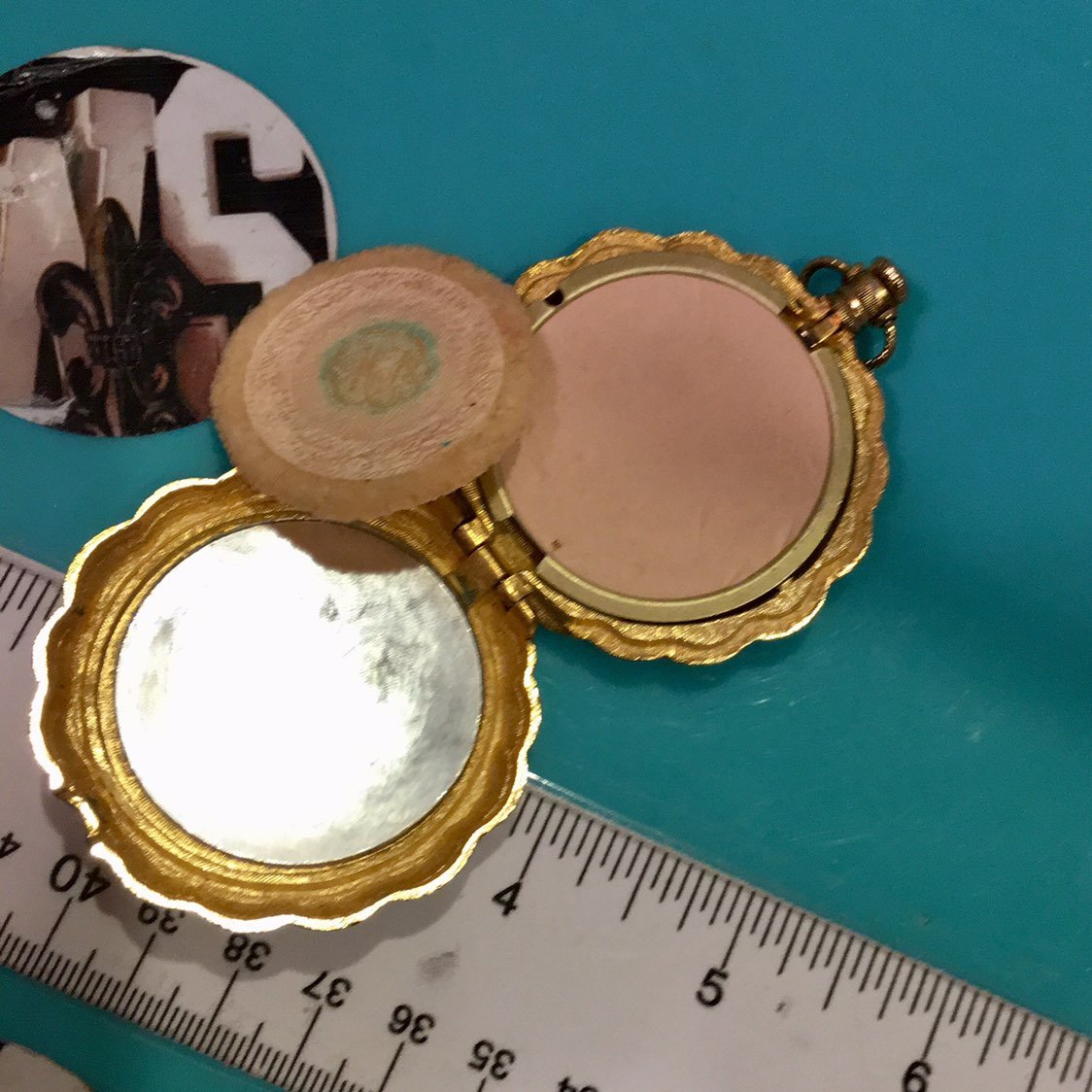 Vintage Compact With Powder & PUFF