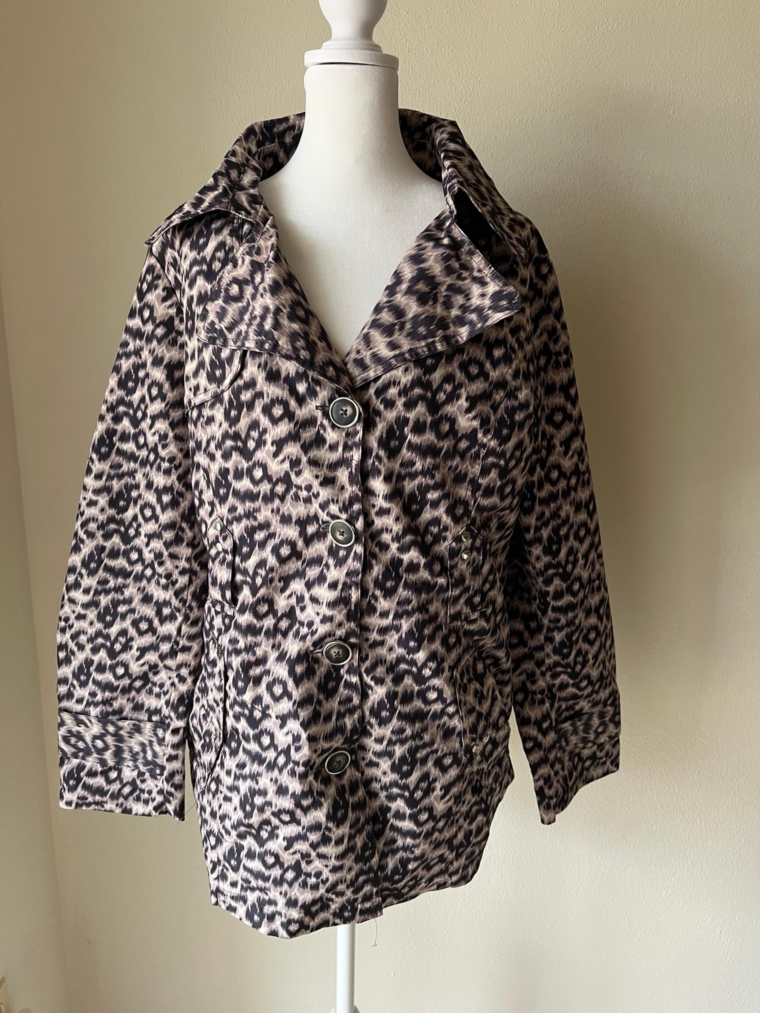 Women’s Large Animal Print Weather Tamer Lightweight Jacket