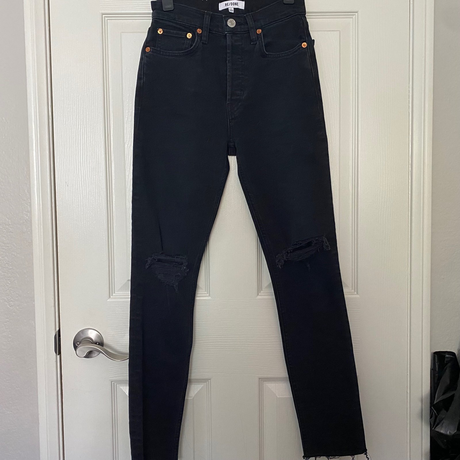 RE/DONE comfort stretch high rise ankle crop faded black destroy