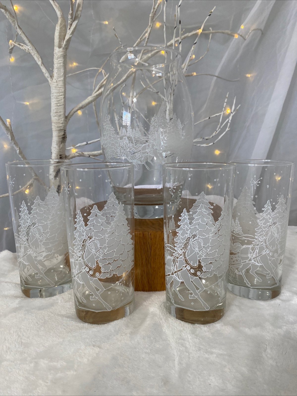 Avon Christmas Decanter Set w 4 Glasses Presidents Club 1995 Luminarc Accents