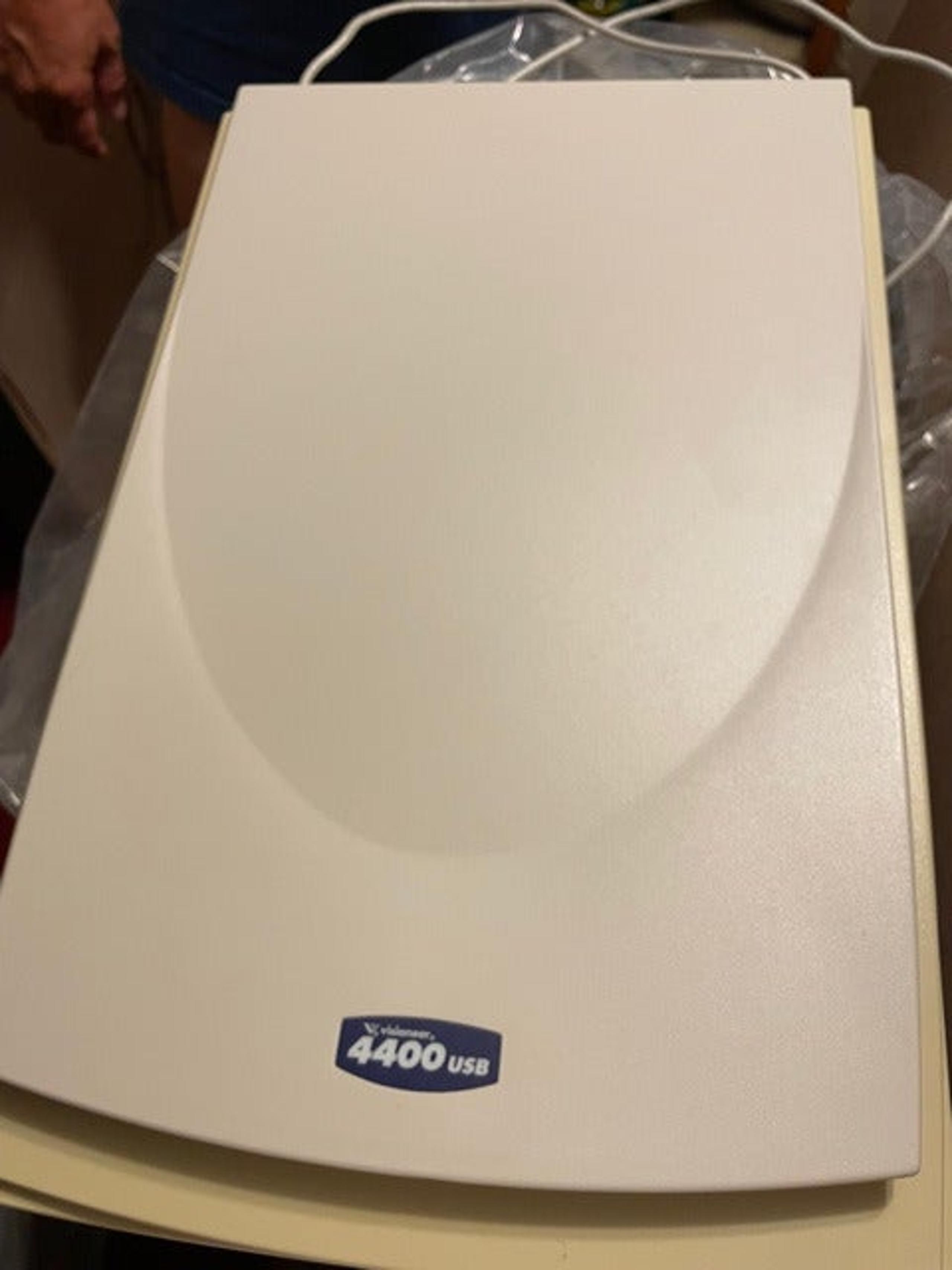 Visioneer 4400 USB flatbed scanner