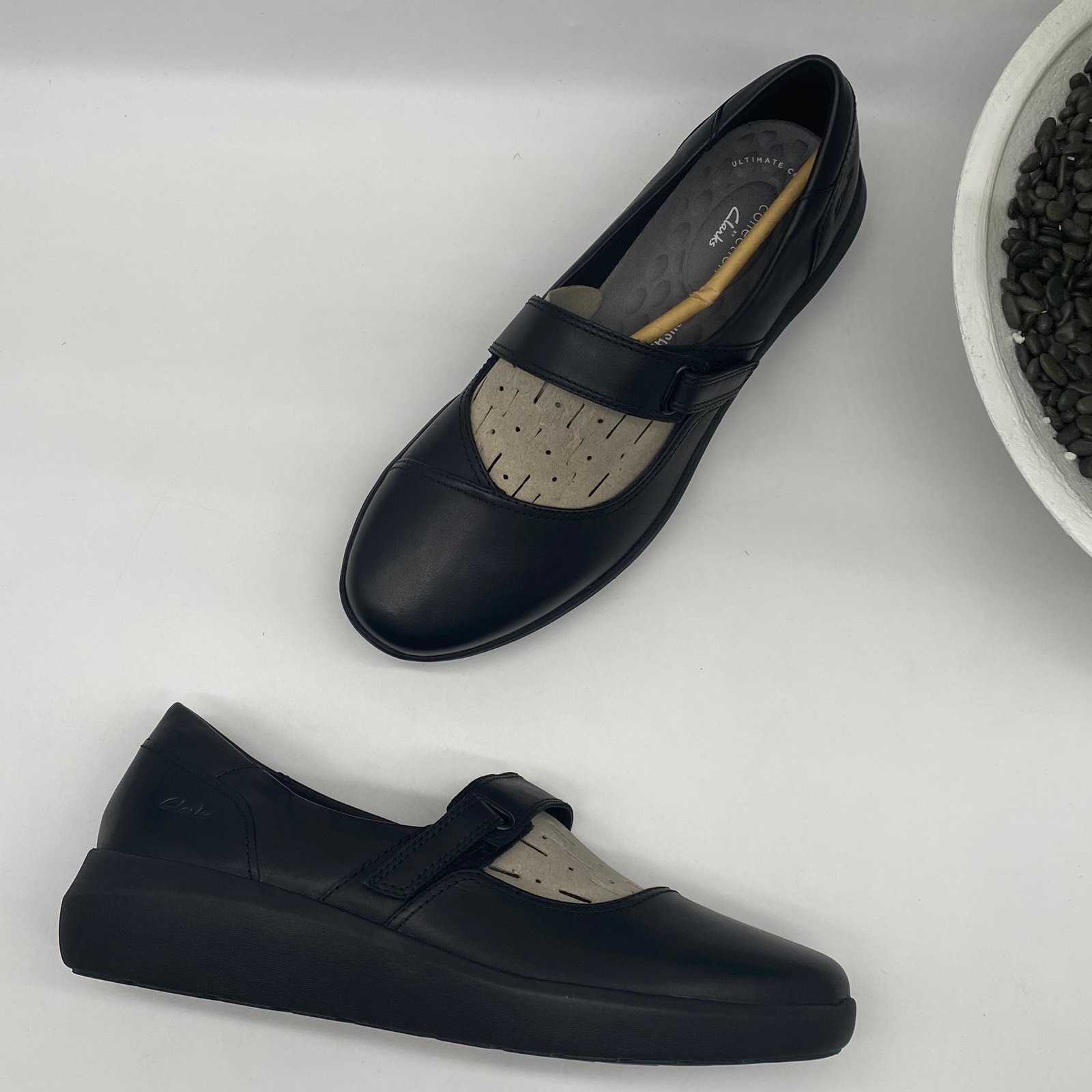 Clarks Collection Kayleigh Mill Mary Jane ortholite Shoes in black leather 9.5W