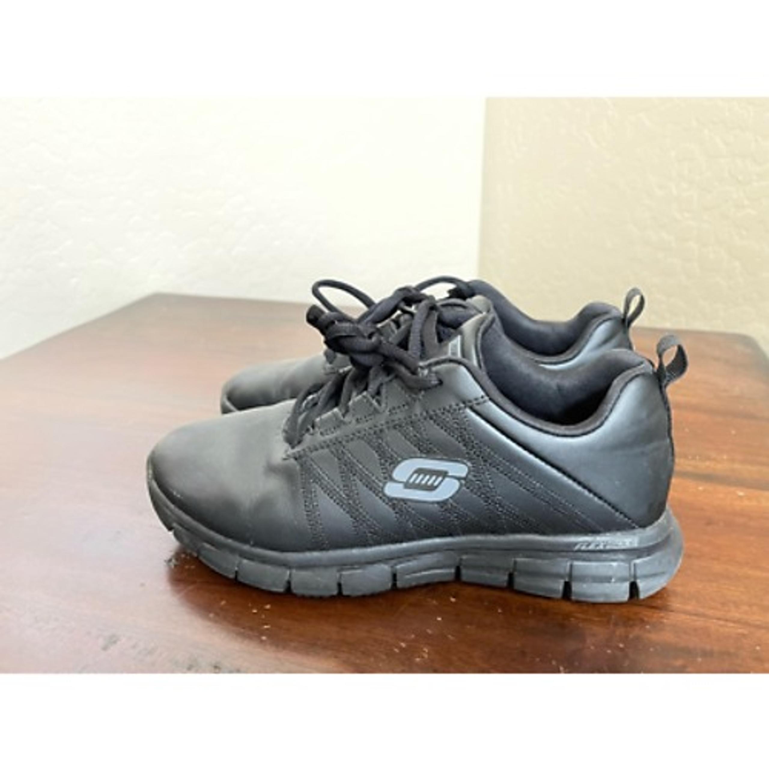 Skechers Womens Track-Earth Work Shoes Black Slip Resistant Relaxed Fit 7.5