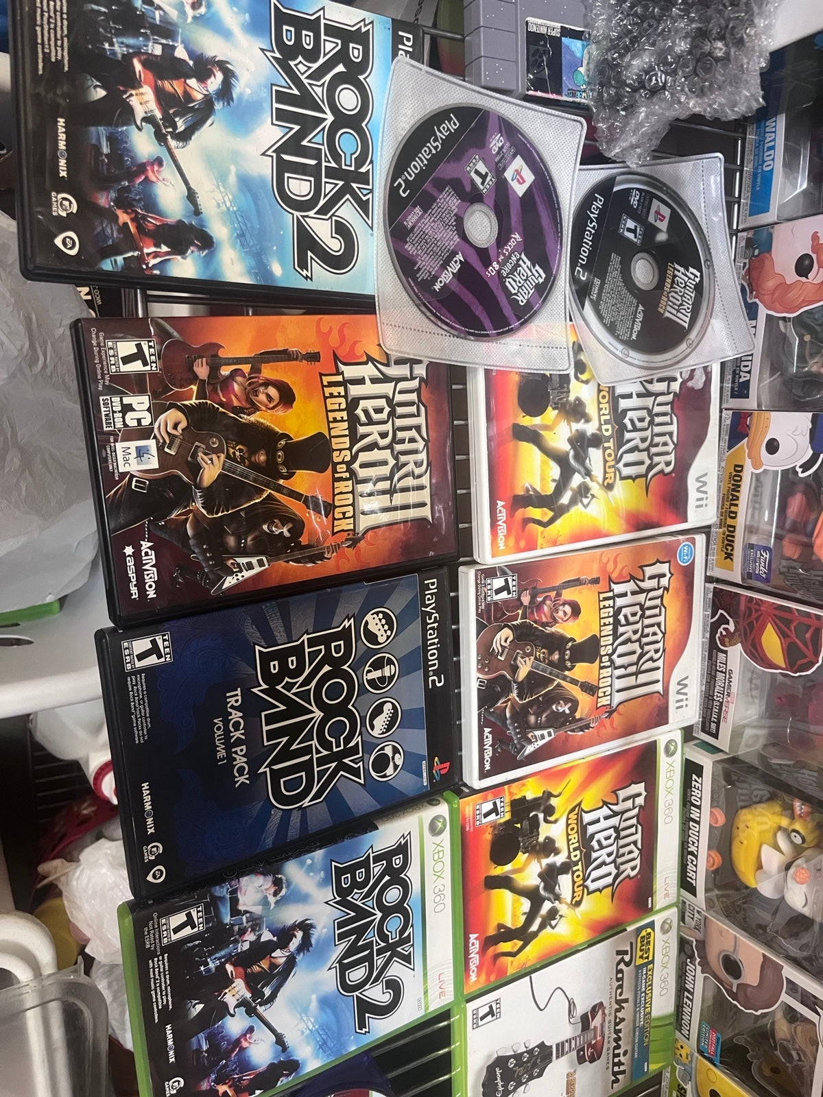 Xbox 360 ,Ps2 ,PS3 and Wii guitar heros games