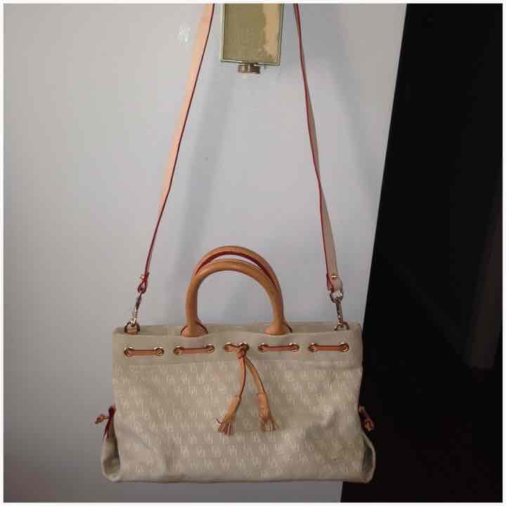 Dooney &Bourke