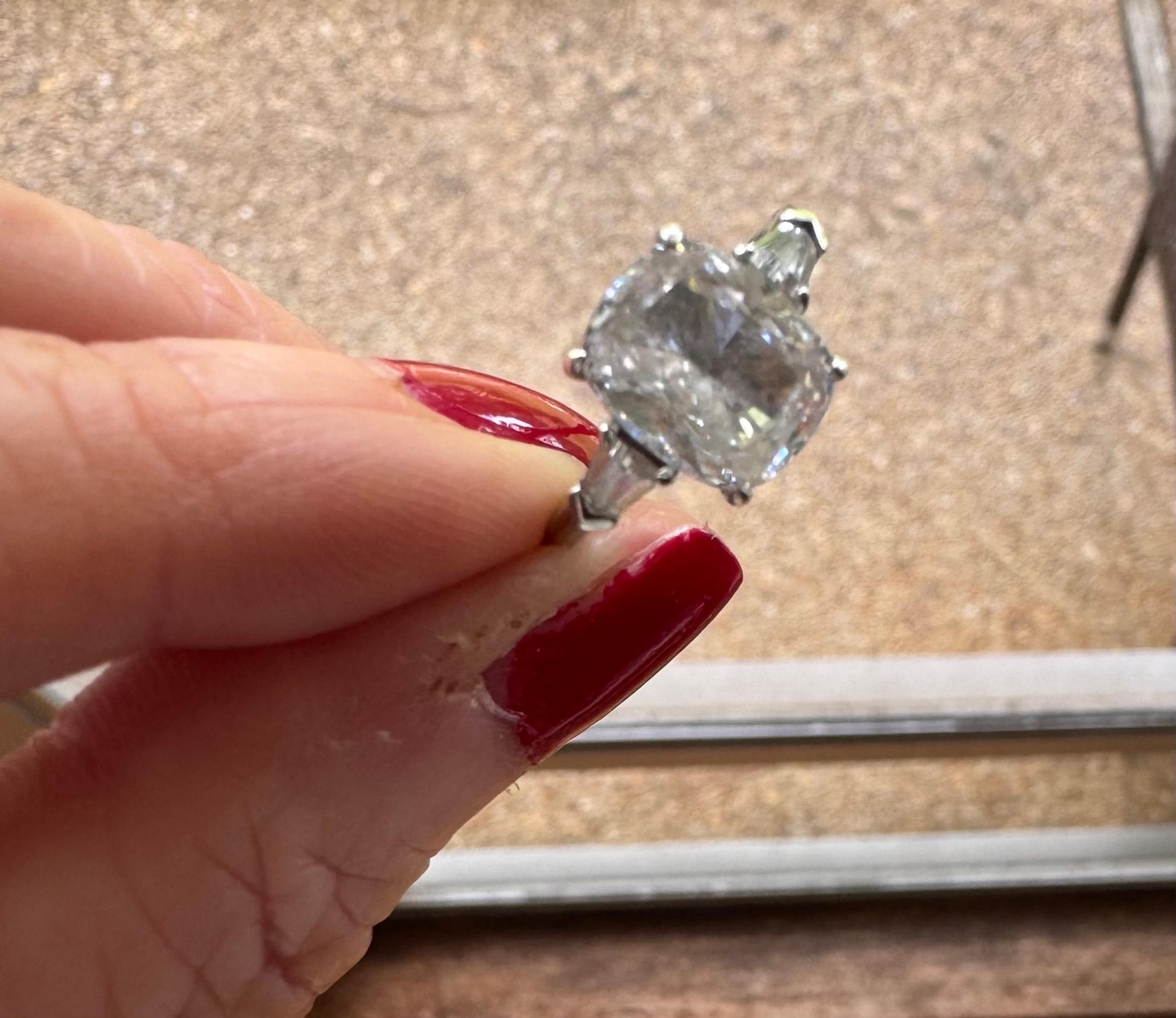 Everly ring