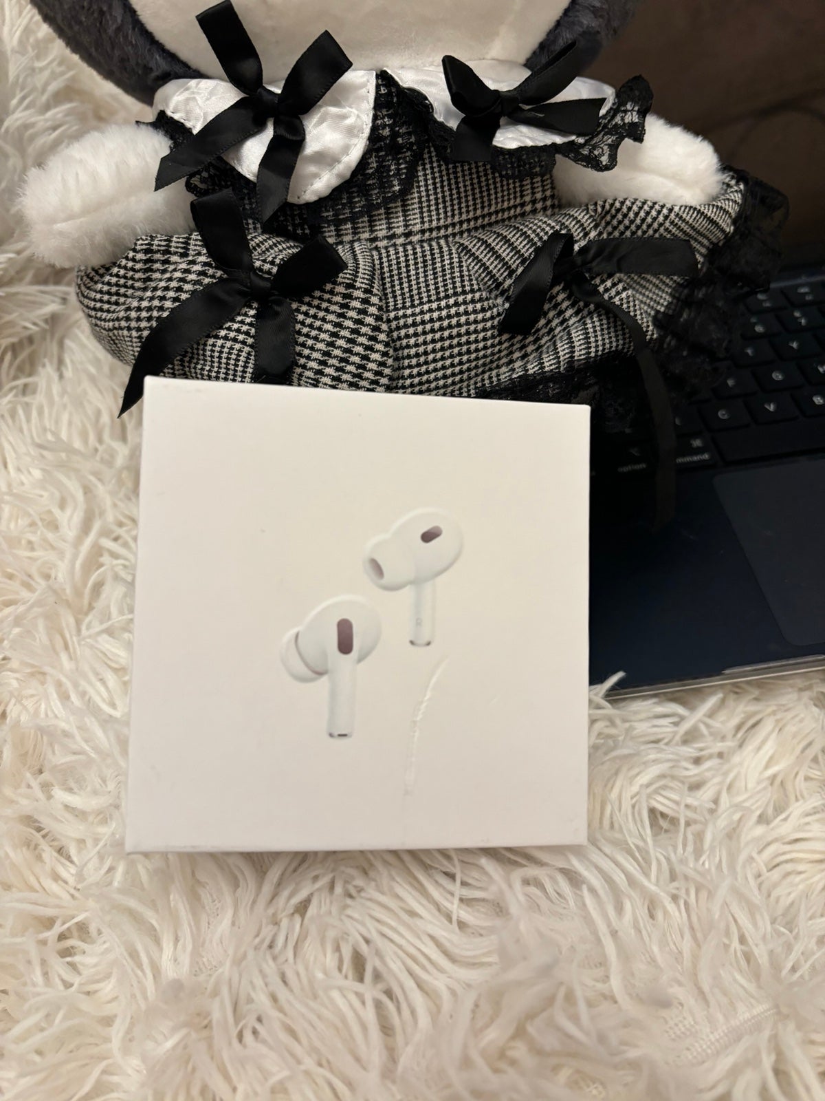 Apple AirPods Pro with Charging Case