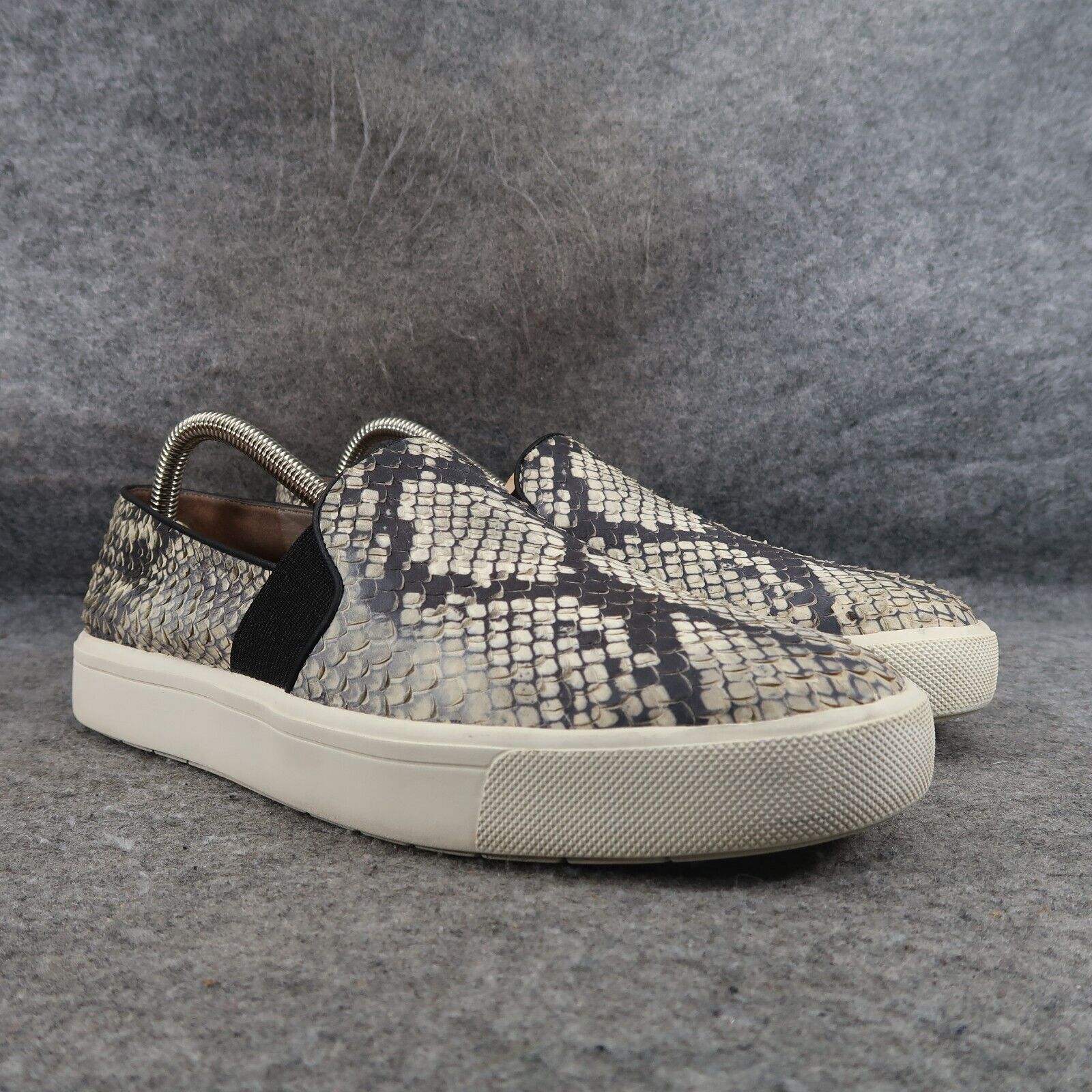 Vince Shoes Womens 9.5 Sneakers Slip On Fashion Lifestyle Leather Snake Print