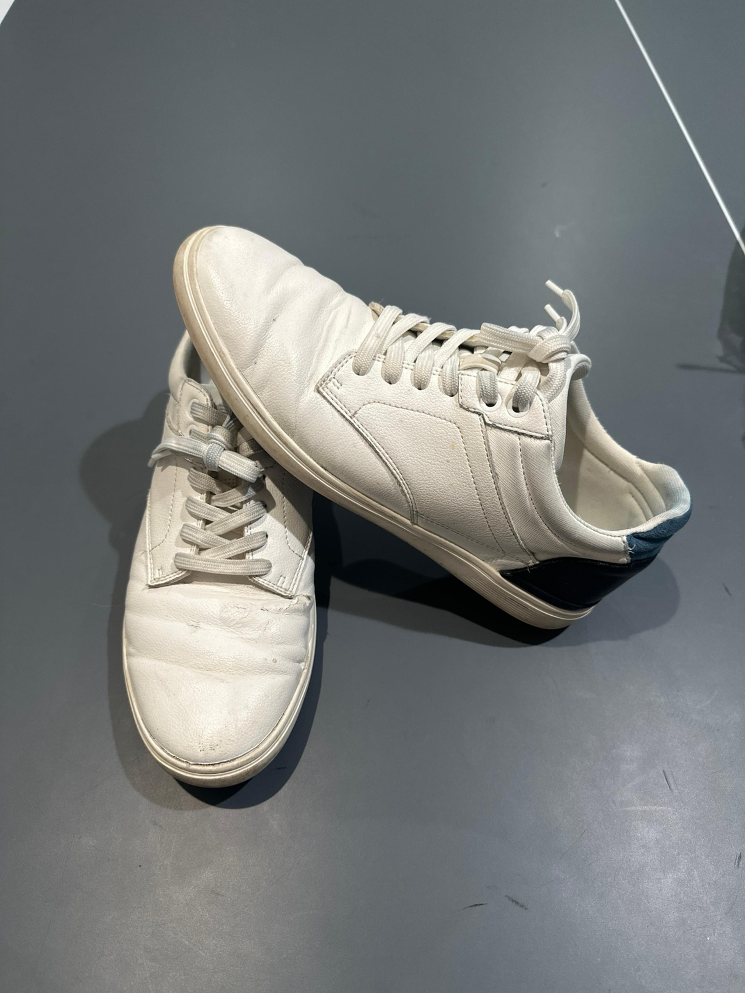 Men's Aldo white/blue leather sneakers size 9