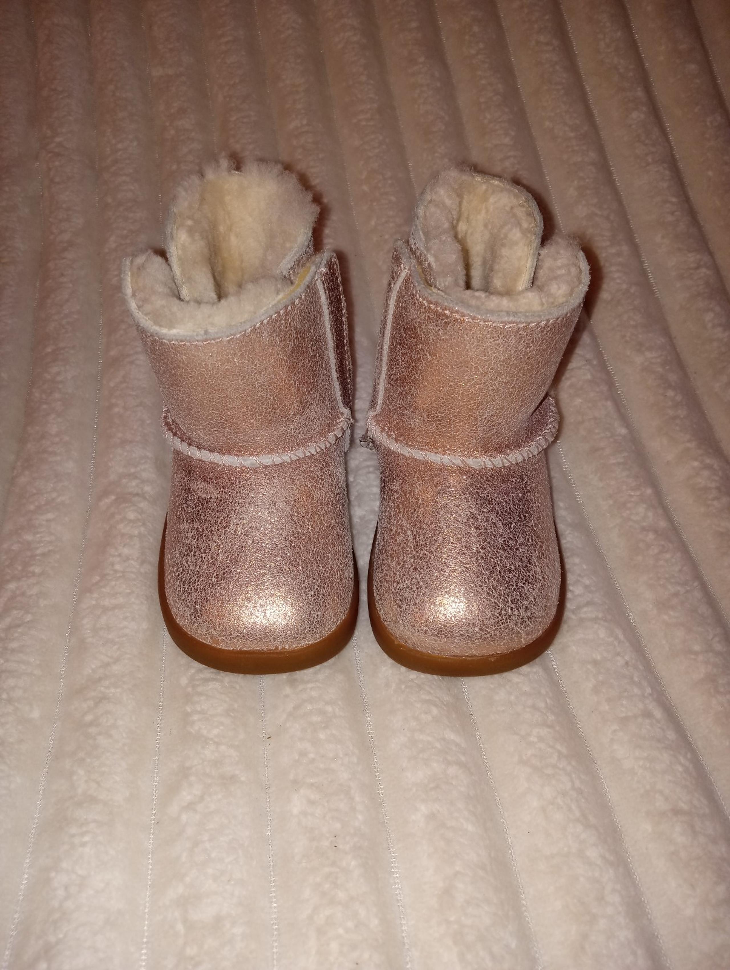 Ugg Boots Toddler Girls Size 2/3 Metallic Pink Fashion Shoes