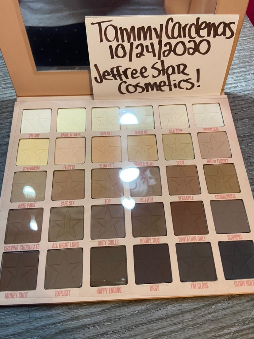 NUDE Eyeshadow Palette