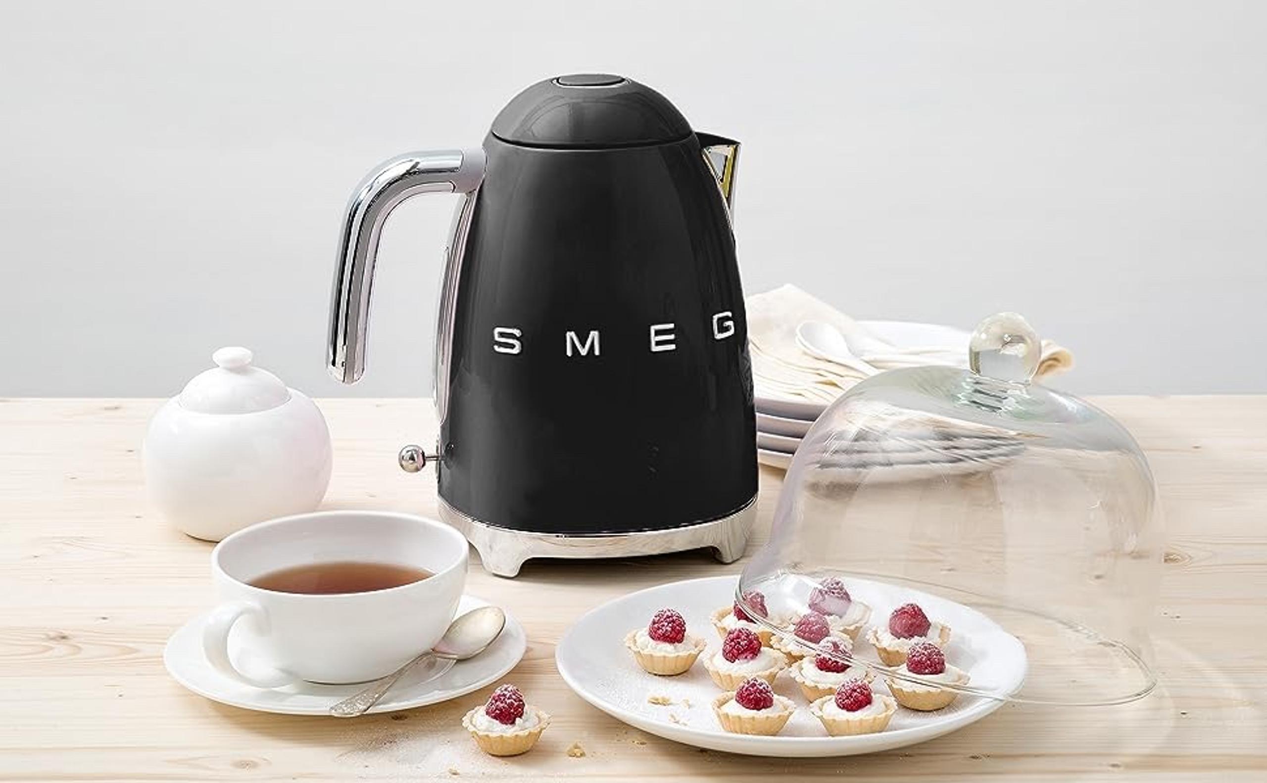 SMEG 50s Retro Style Electric Kettle Black Stainless Steel
