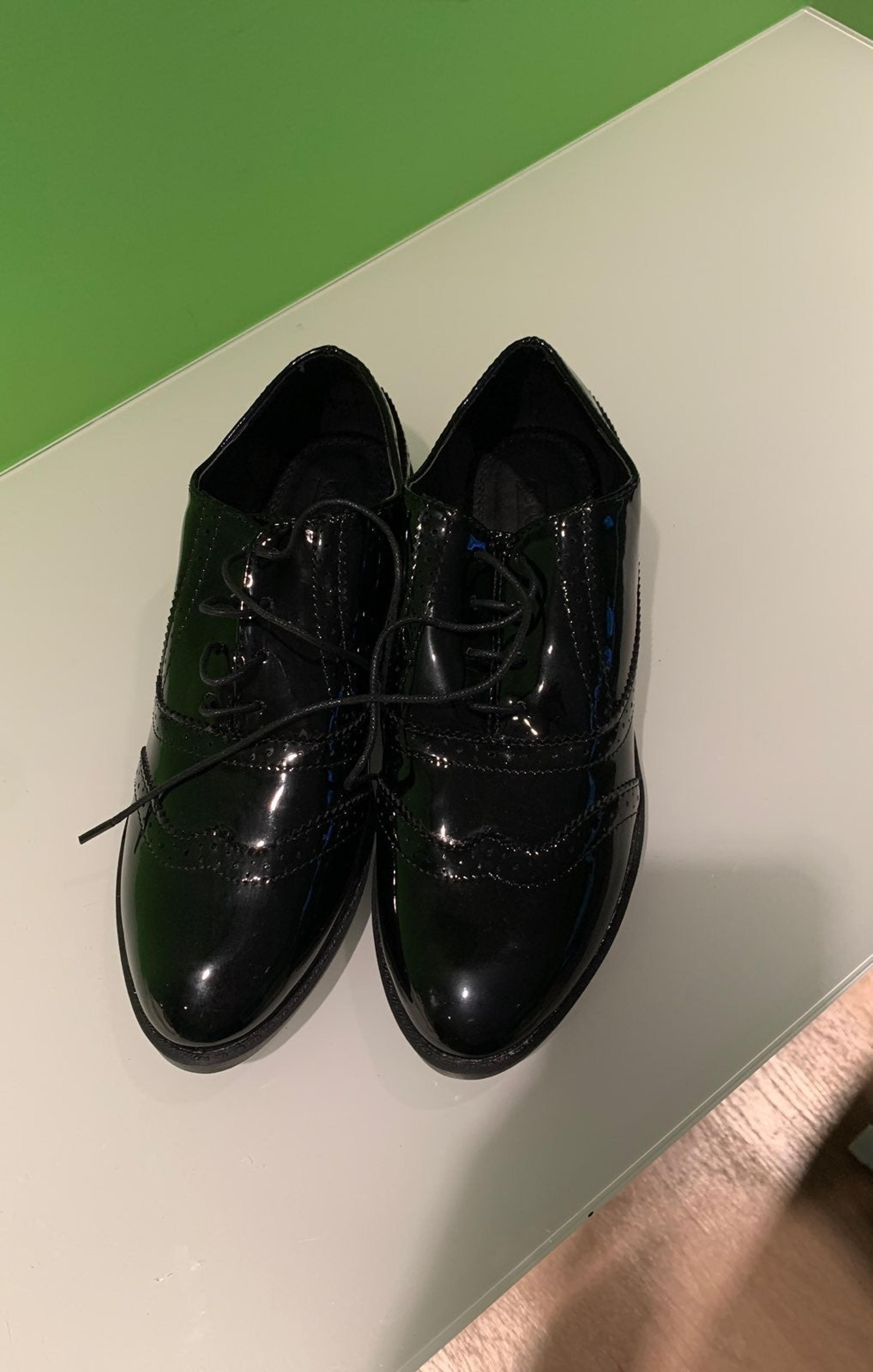 oxford patent leather siize 6womens