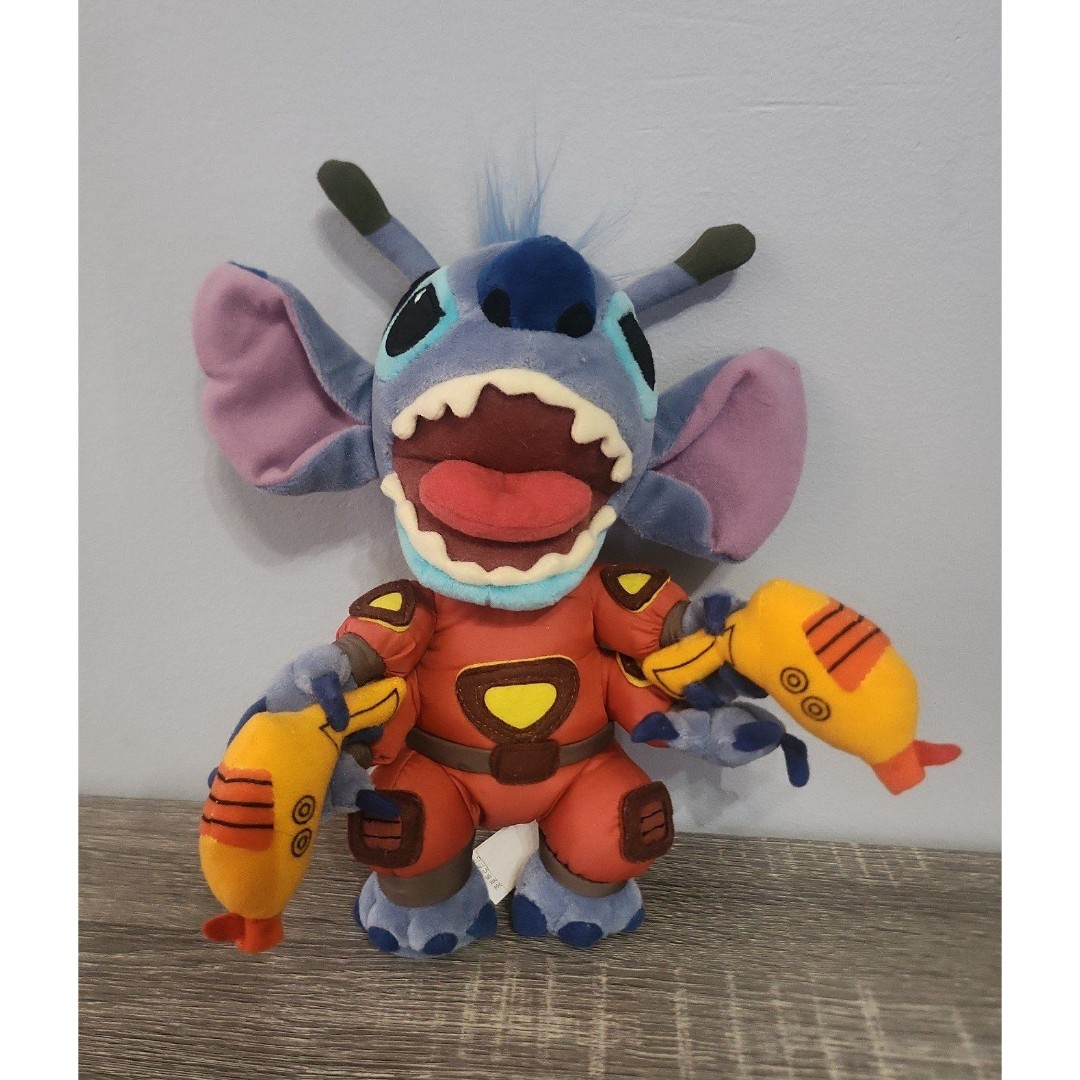 Disney Store STITCH Experiment 626 Alien 4 Arms Holding Ray Guns Plush RARE