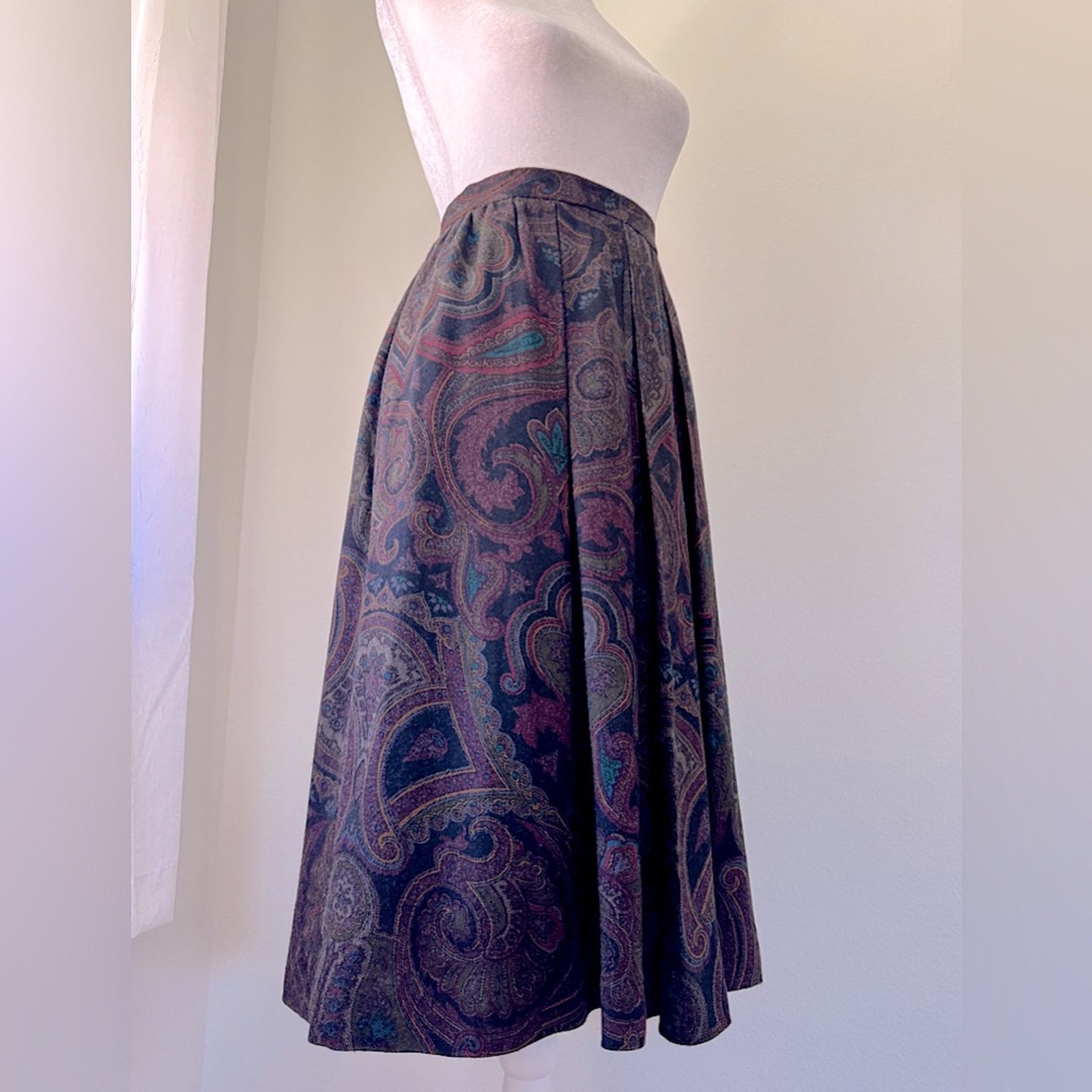 Vintage ‘80s Petites for Exquisite Living Paisley Pleated A-Line Midi Skirt