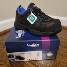 NEW, Women's Nautilus safety shoes
