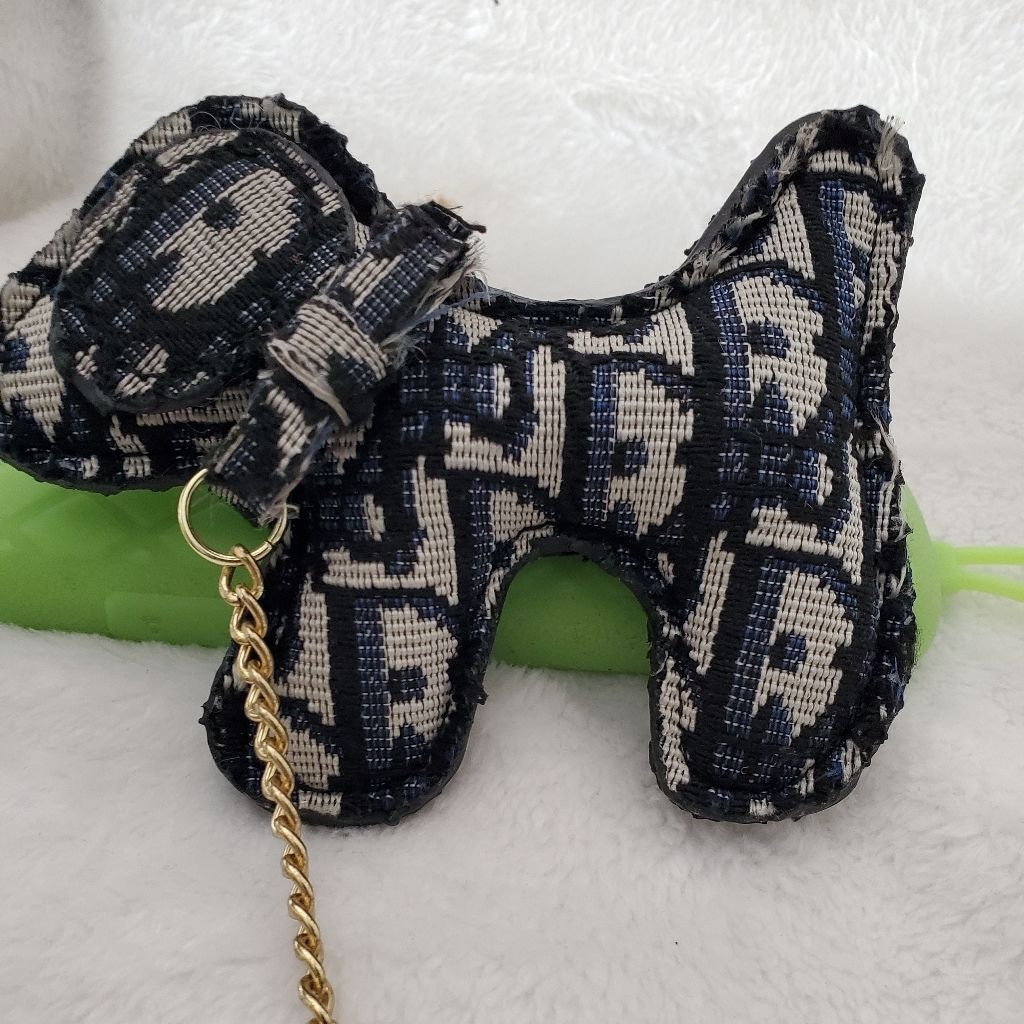 Here Doggie Doggie Unbranded Dog Keychain One Size Black White