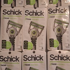 9 Packs of Schick Xtreme Pivot Ball 3 Blades 3 Disposable Mens Razors Shavers