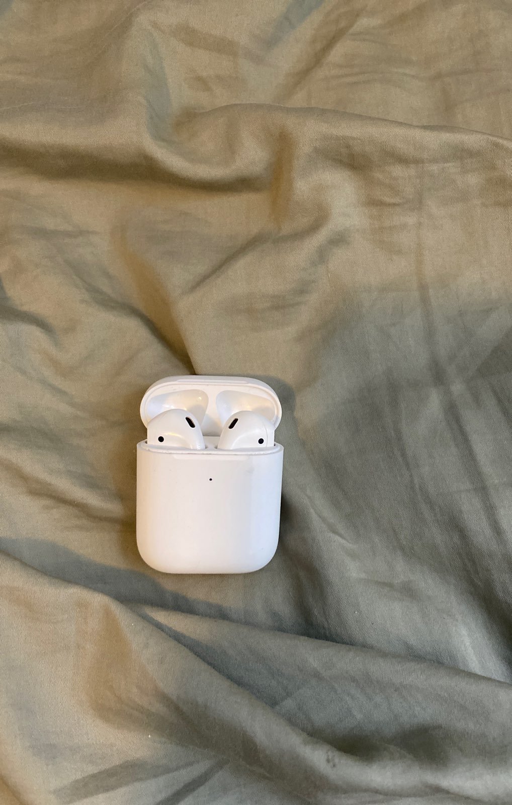 Apple airpods 2nd generation