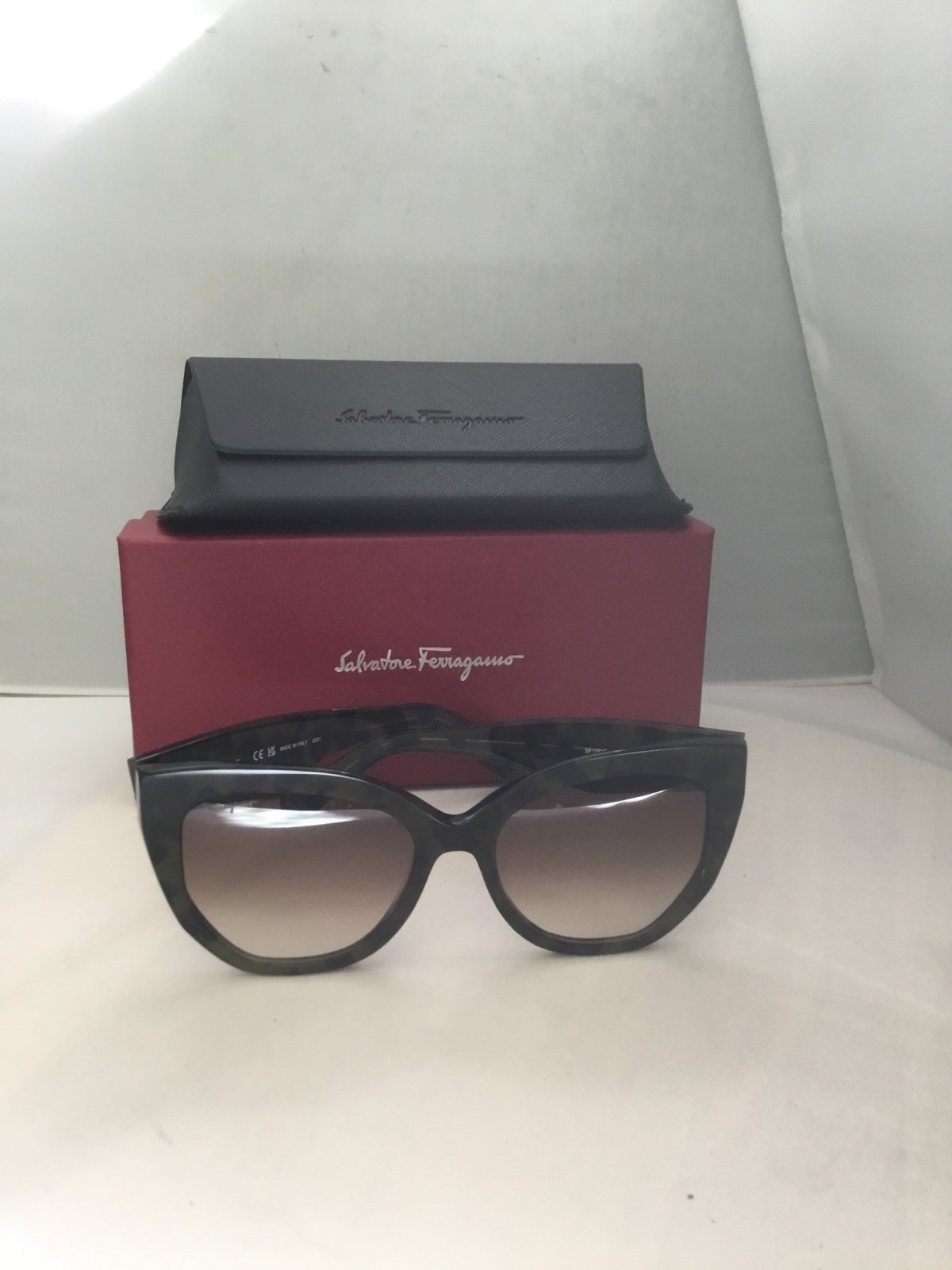 Salvatore Ferragamo Sunglasses Ladies.