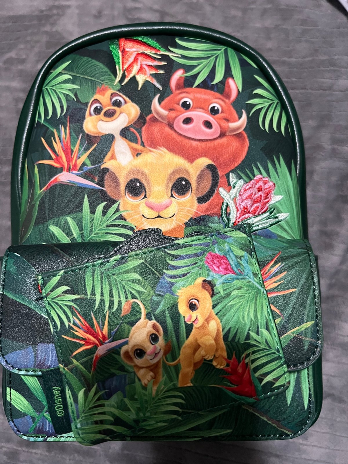 Lion king loungefly with matching card holder