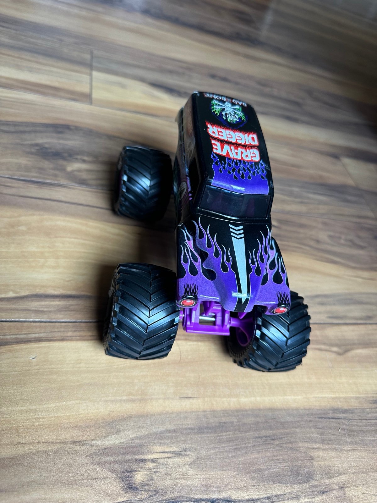Grave digger Black/Purple monster truck