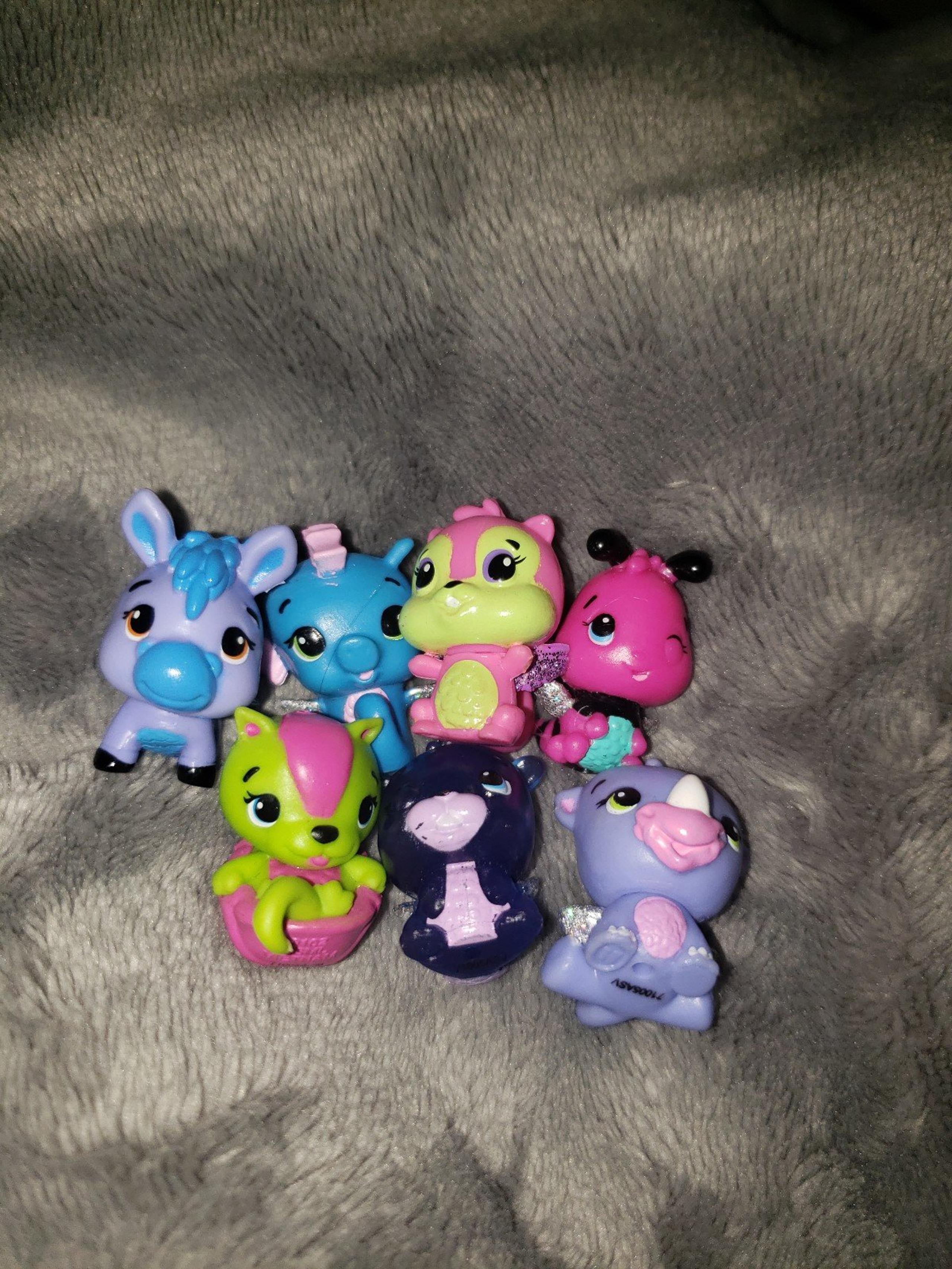 Lot of 7 Hatchimals Colleggtibles figurines. Guc (L)