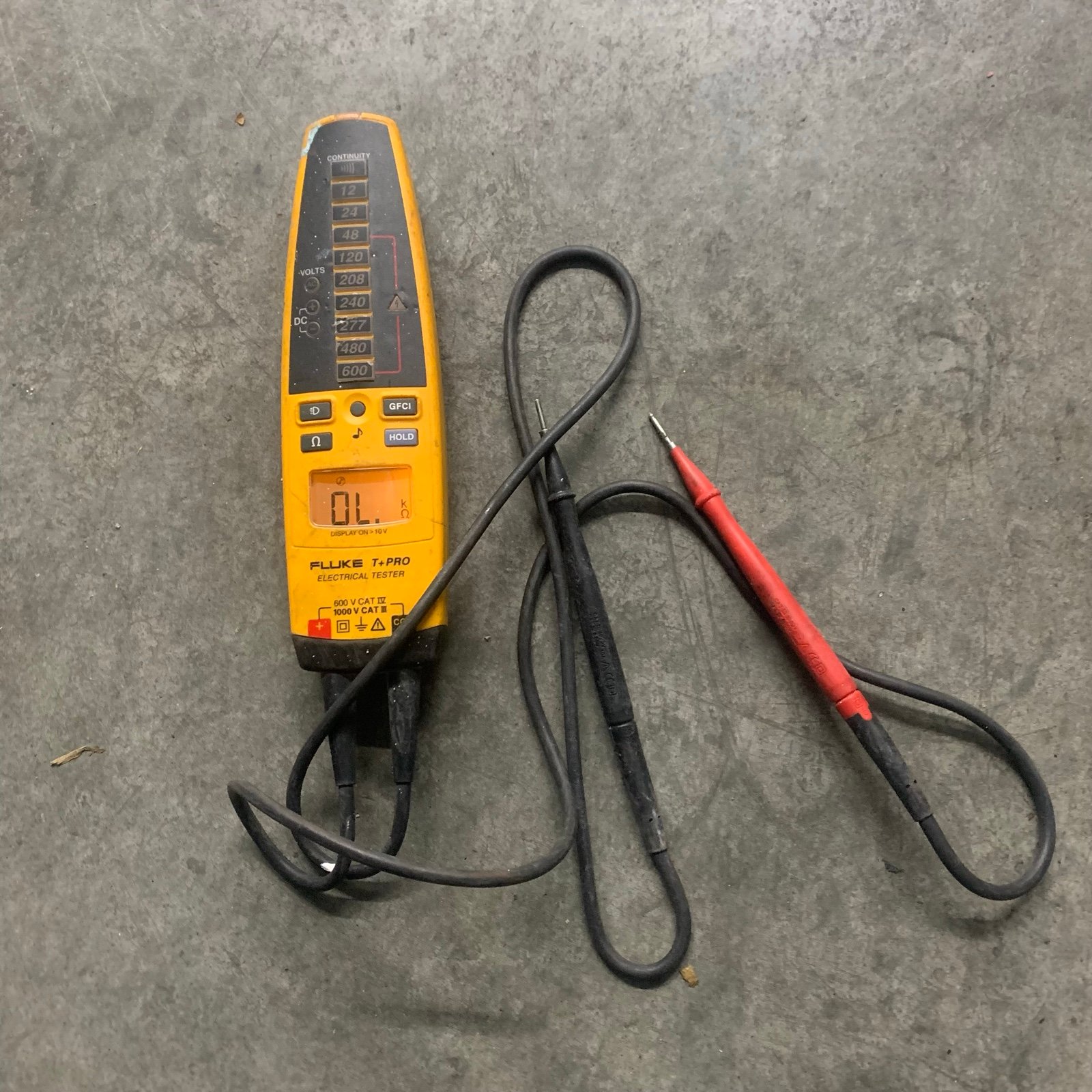 Fluke T+Pro Multimeter Electrical Tester w/ Leads