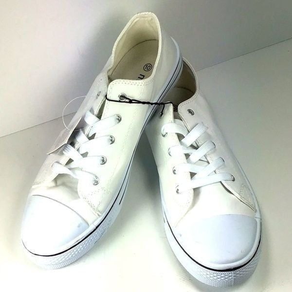 White Sneakers Size 10