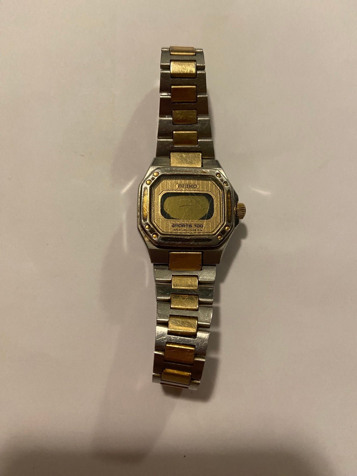 Vintage Seiko sports 100 digital watch