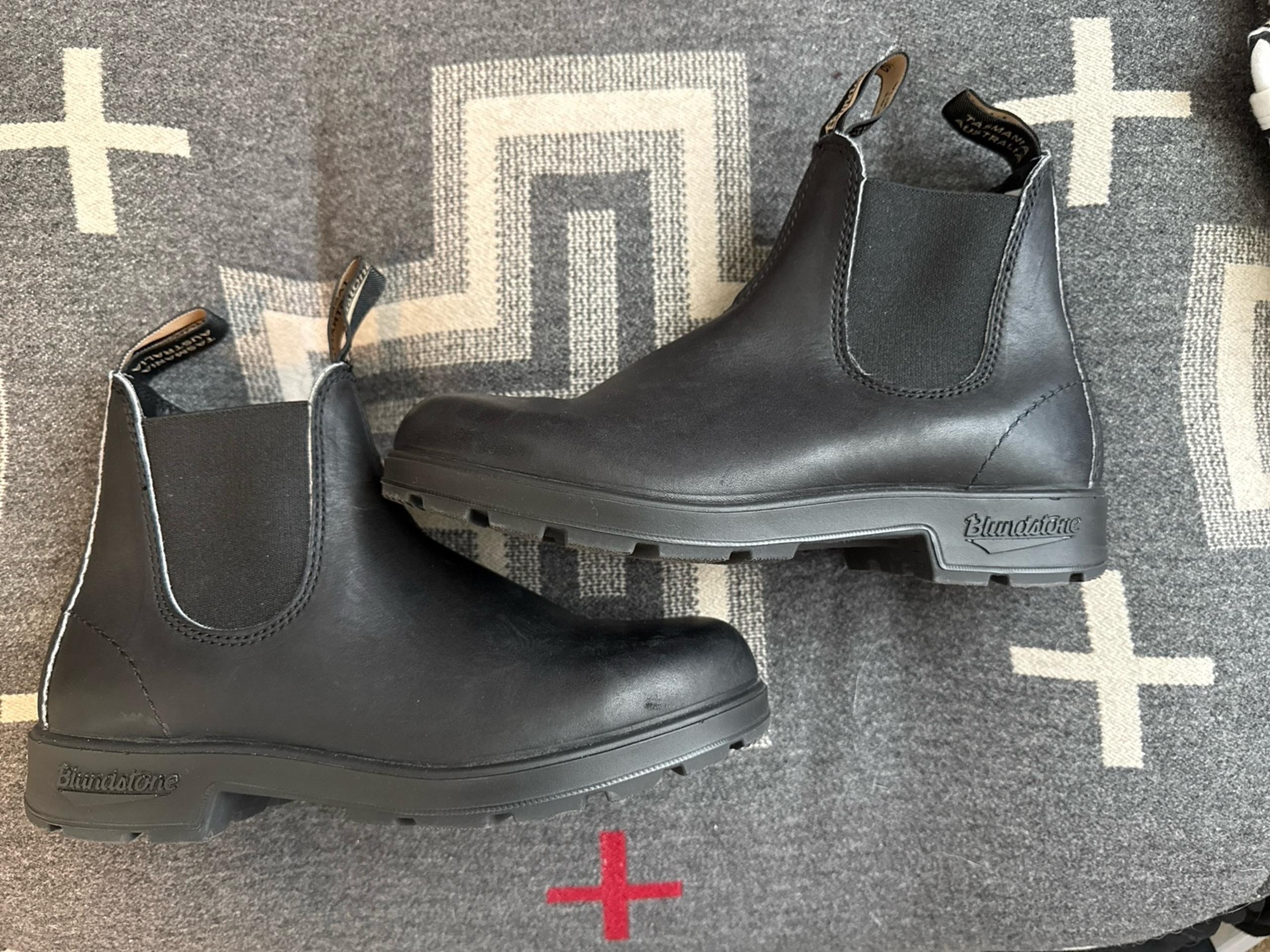 Blundstone Classic Chelsea boots size 6.5 mens/womens 8.5