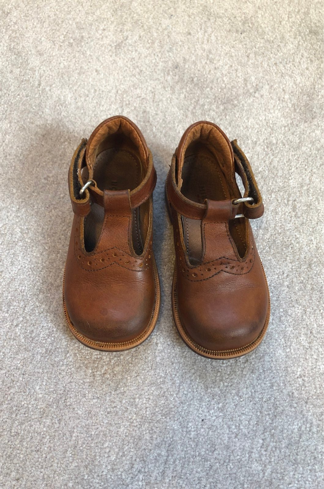 Mikoleon shoes