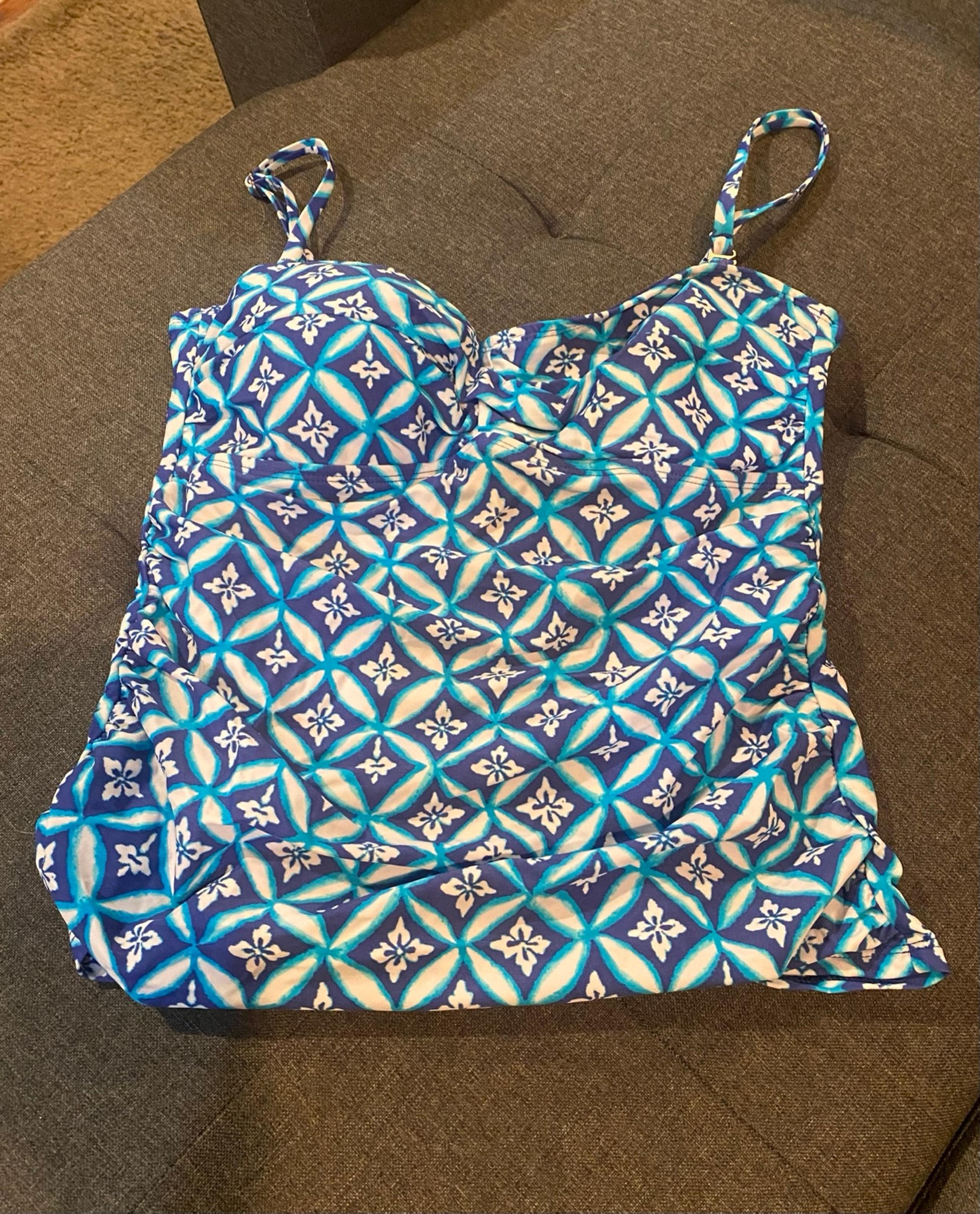 Women’s tankini top