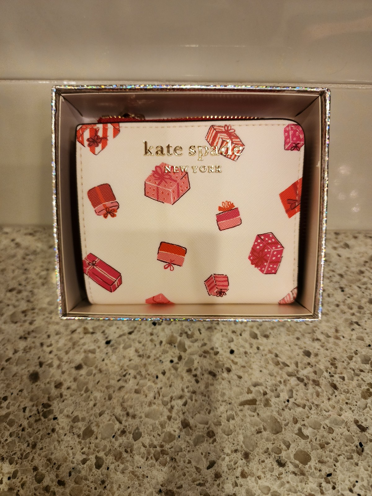 Kate Spade Bifold zip wallet Gifts printed