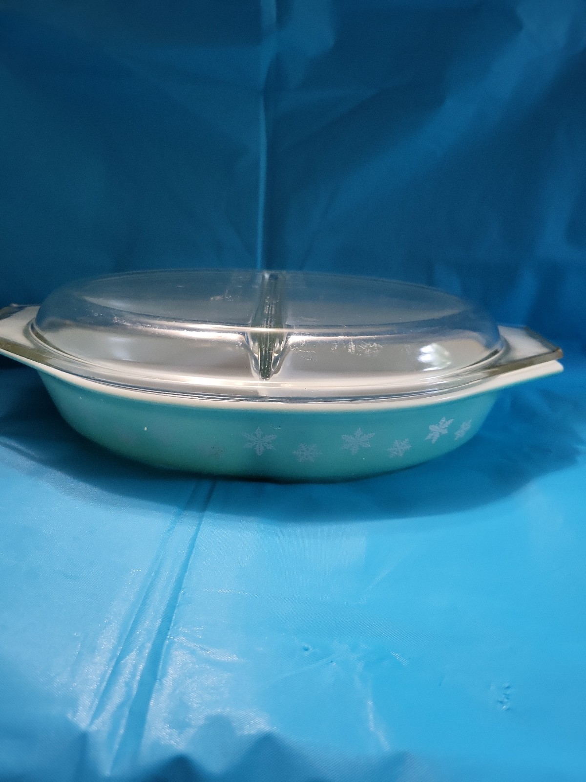 Vintage Pyrex Tourquoise Snowflake Divided Dish With Lid