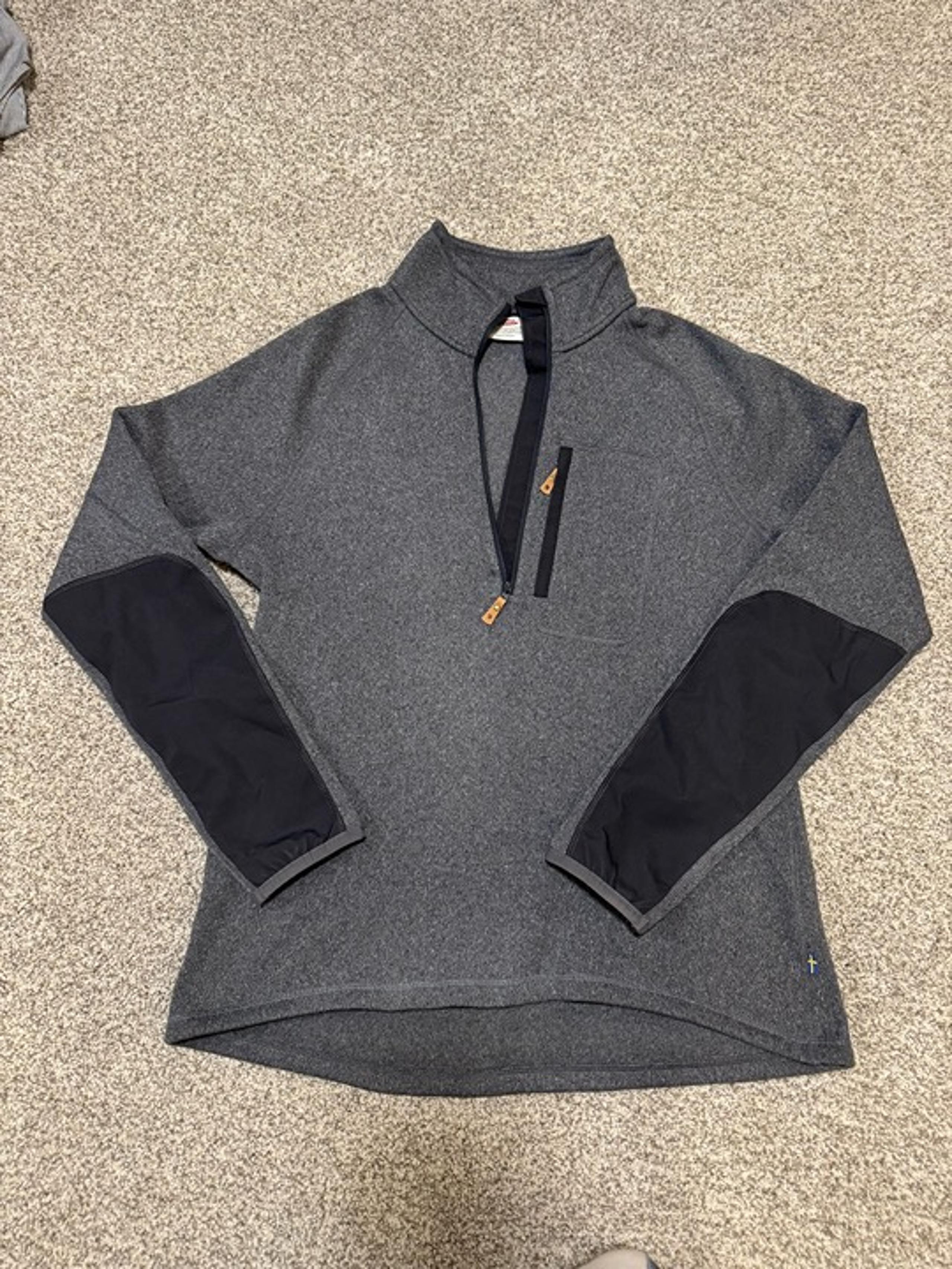 ÖVIK FLEECE HALF ZIP W