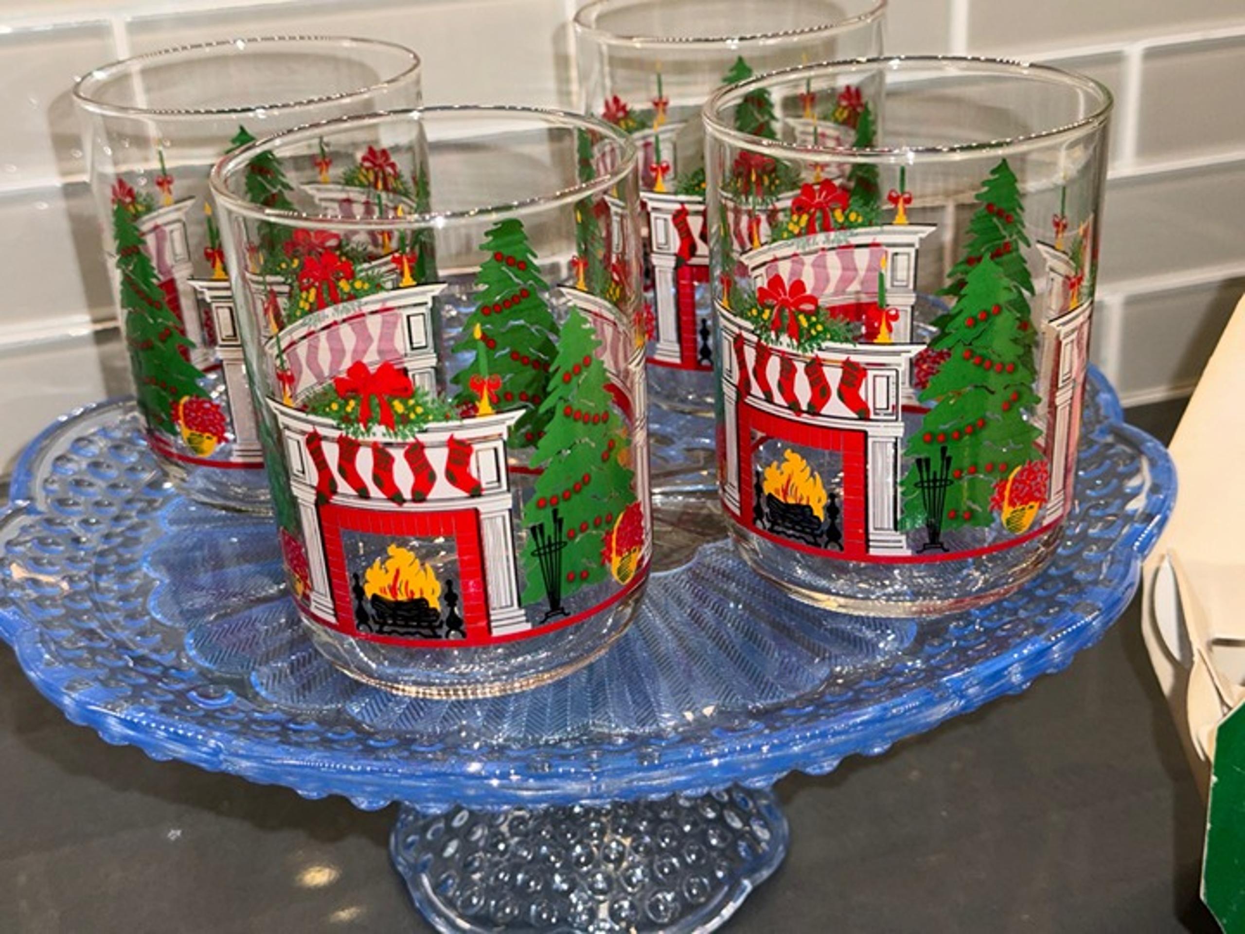 Set of 4 Libbey Glass Fireplace Christmas Scene Tumblers 12oz