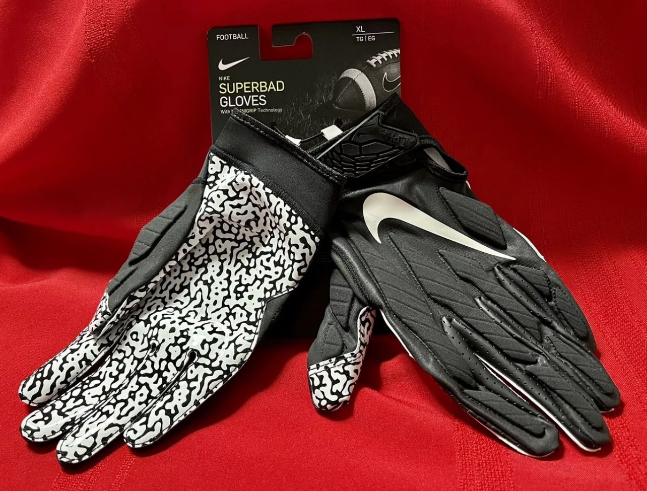 Nike Superbad Magnigrip Football Gloves Men's Size-XL Black/White (CJ9339-091)