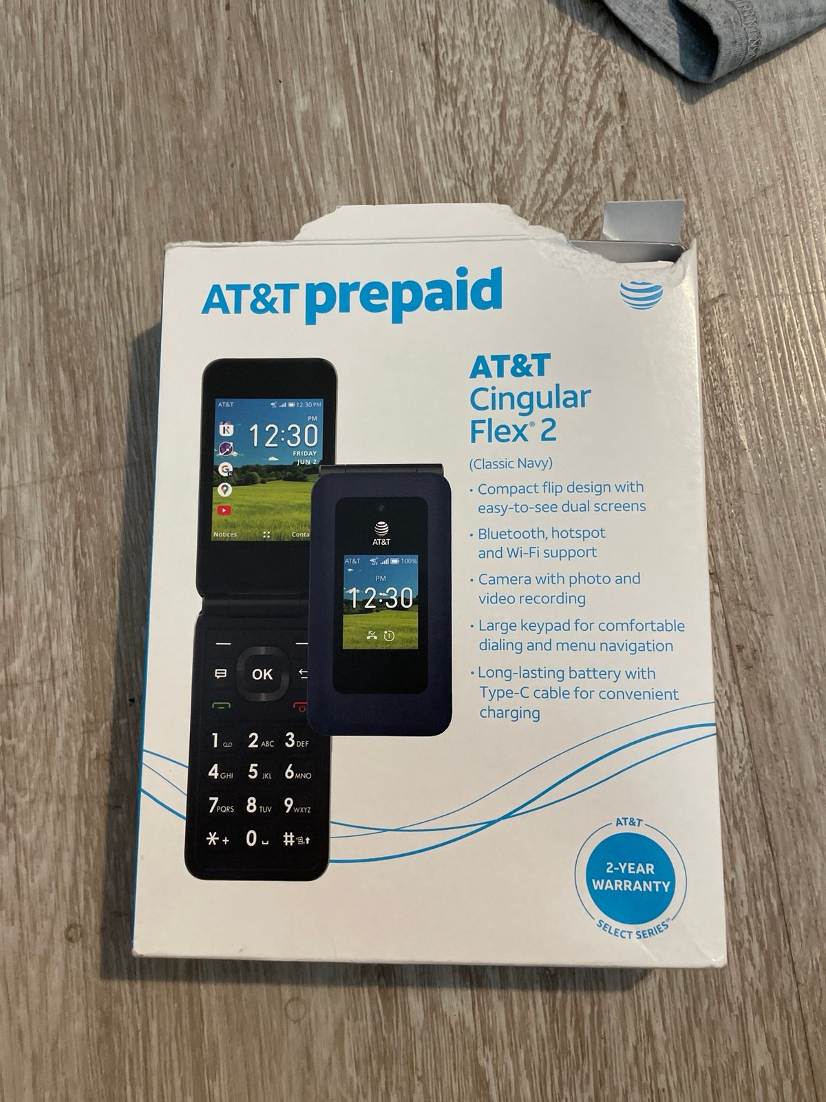 AT&T prepaid flip cellphone