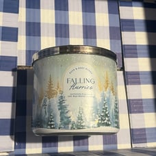 3-wick candle falling flurries
